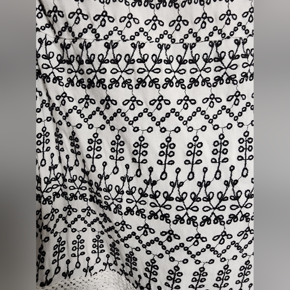 Maeve by Anthropologie Ivory Peplum Tank with Black Embroidery, EUC, Medium - Picture 5 of 11